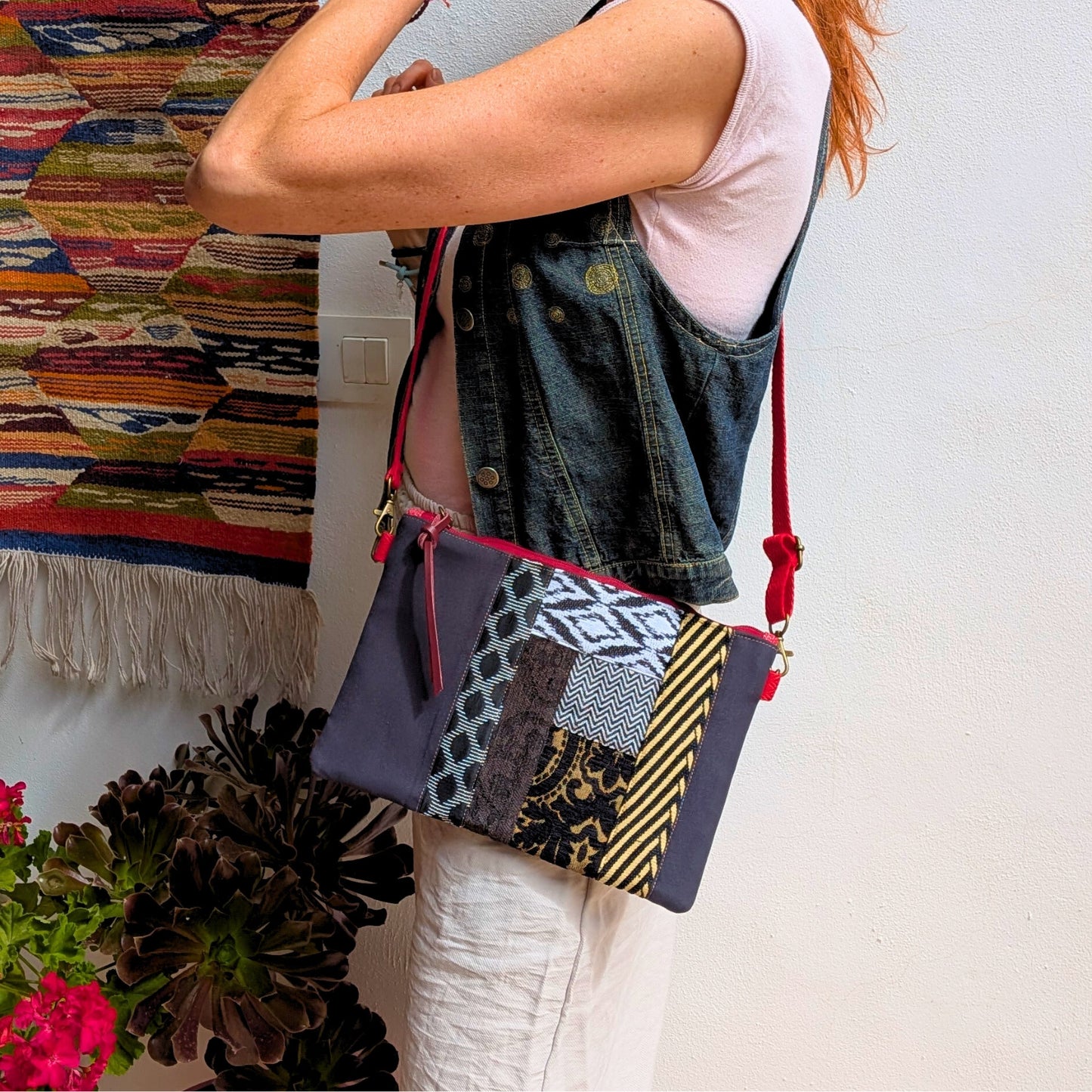 Bolso yin yang rojo y negro
