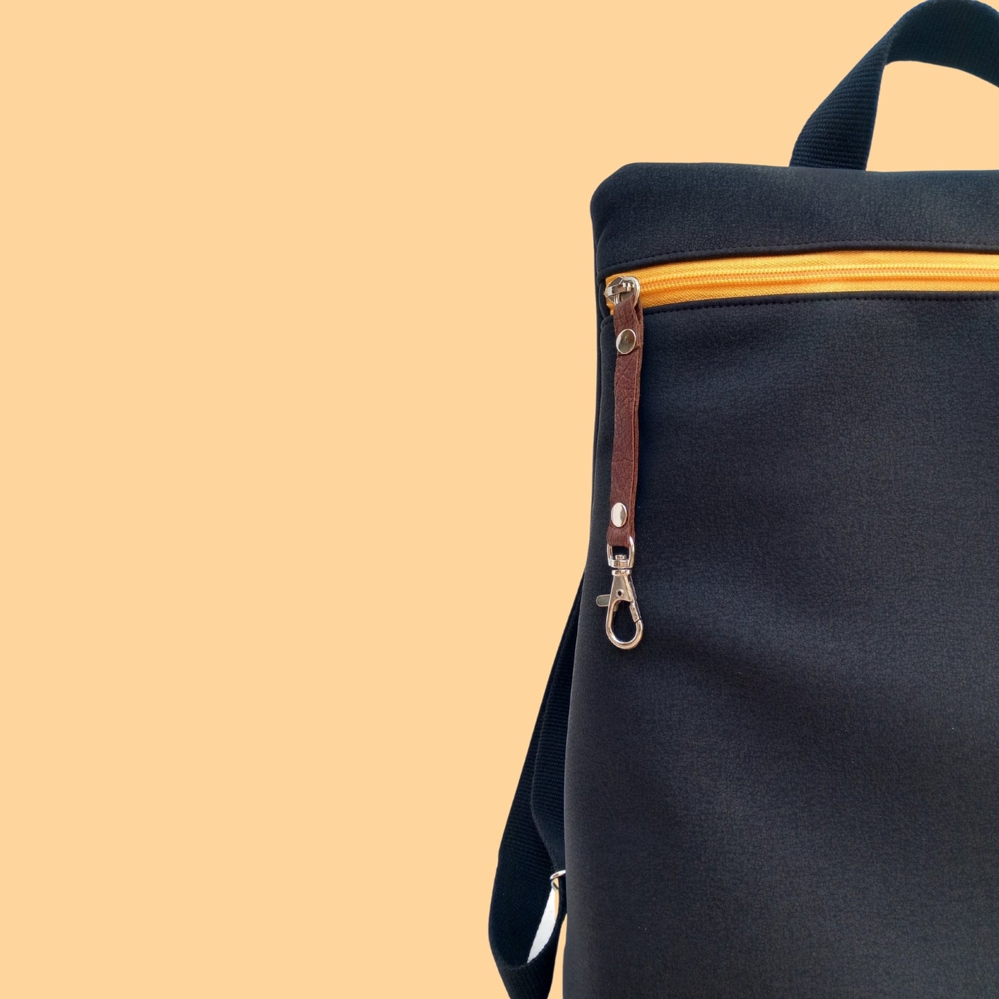 Mochila antirrobo Loira Ares negro amarillo