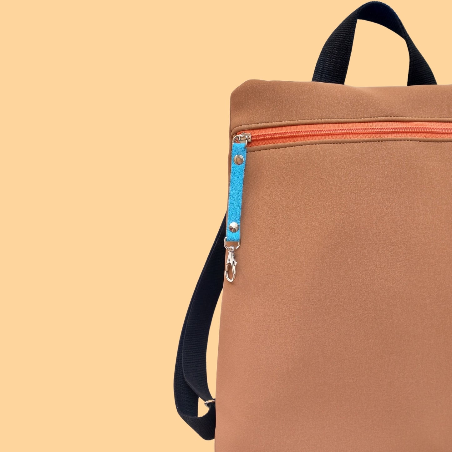Mochila antirrobo Loira Ares cuero naranja